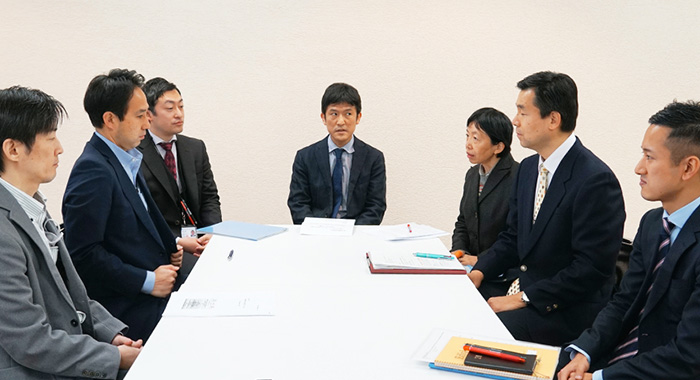 主体的に学ぶ姿勢をはぐくむために教員・職員それぞれが何に取り組み、学生とどう向き合うべきかを考える。（後編）