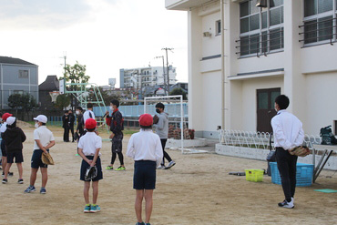 出前授業：井高野小学校「ソフトボール教室」