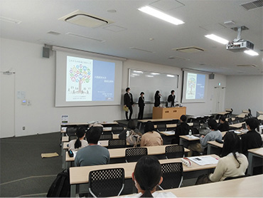 大阪国税局東淀川税務署副署長と若手国税専門官による講演会を開催