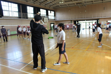 出前授業：井高野小学校「バドミントン教室」