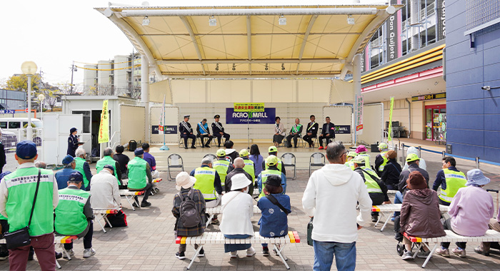 高齢ドライバーの交通事故ゼロへ―南堺警察署と「交通安全エクササイズ」開発・指導