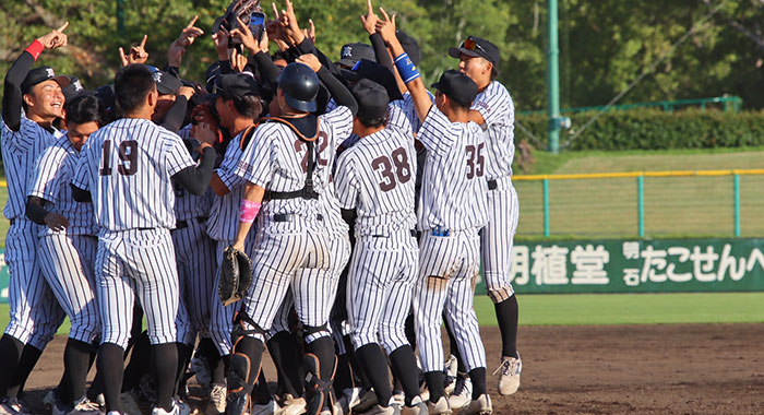 準硬式野球部が秋季リーグ戦で4季連続優勝 ― 20年ぶりの全勝優勝へ王手